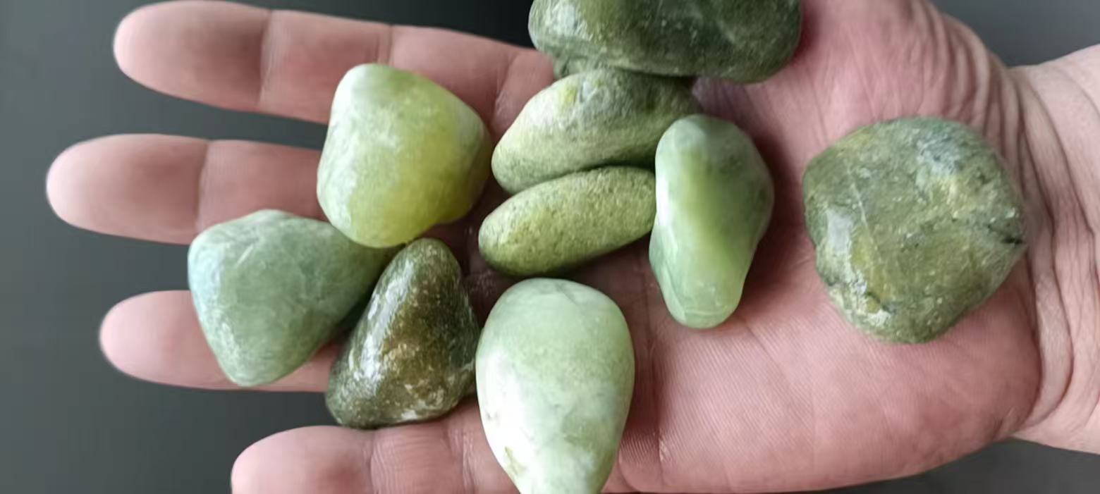 水磨石绿色球石